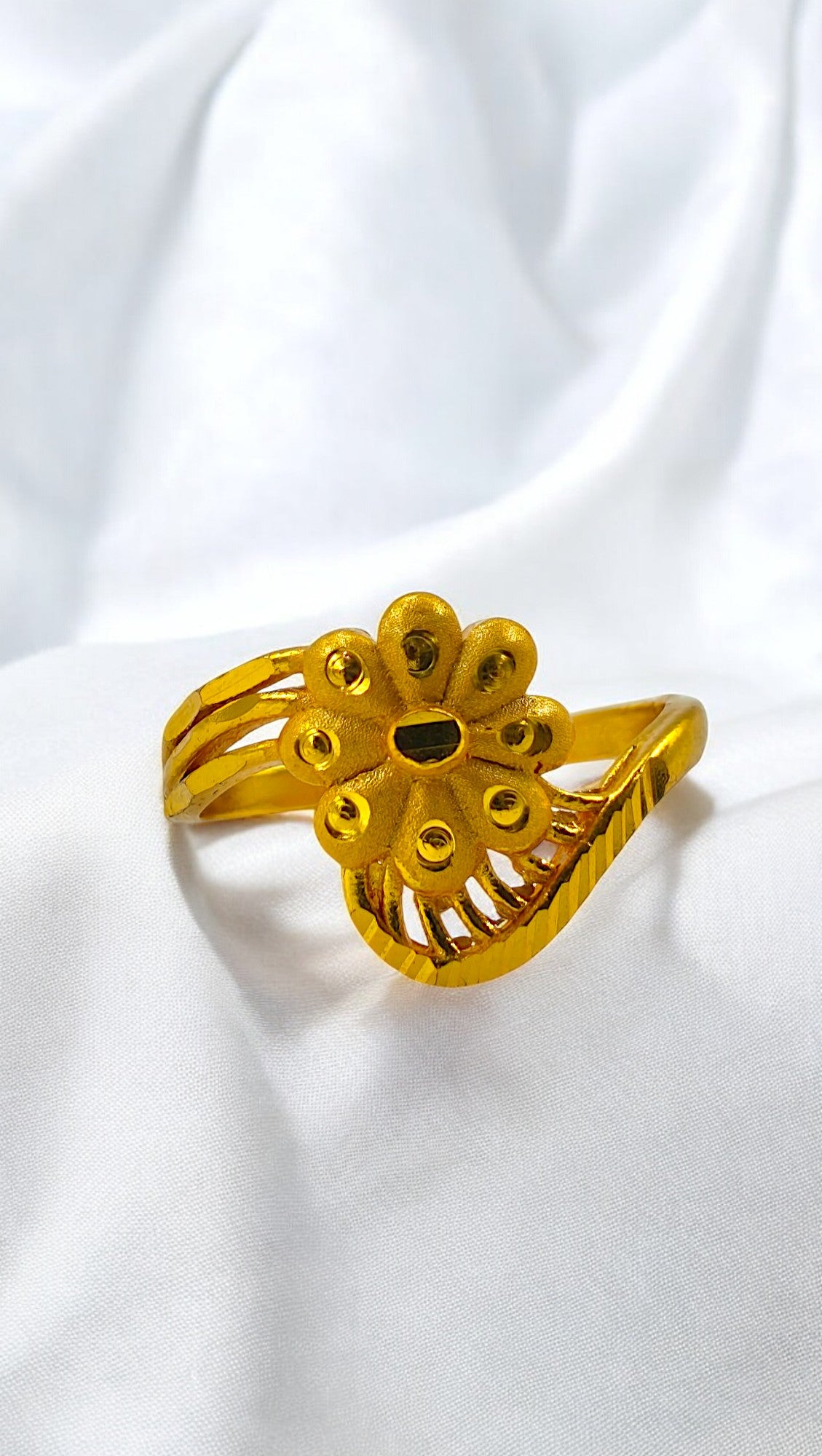 ReelQueen Ring